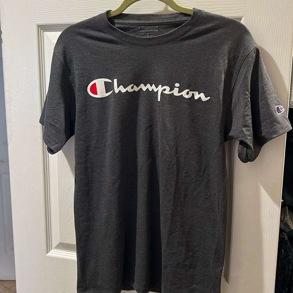 Champion Mens’s size small short sleeve shirt in new condition